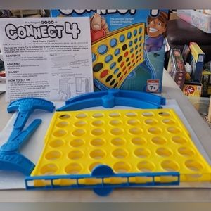 Connect 4 Original Game Of Upright Checkers Milton Bradley 2006 BENIFITS CHARITY